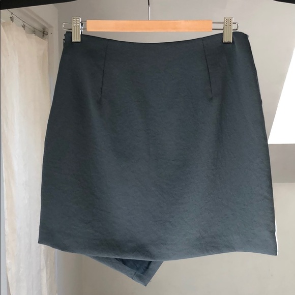 Babaton Skirt - Picture 2 of 5